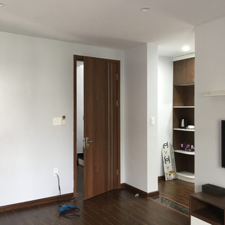 cửa nhôm giả gỗ phòng ngủ