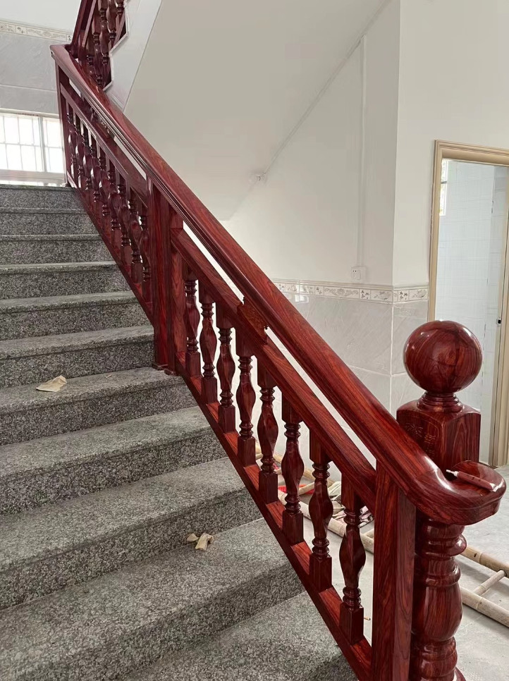 tay vịn cầu thang nhôm giả gỗ