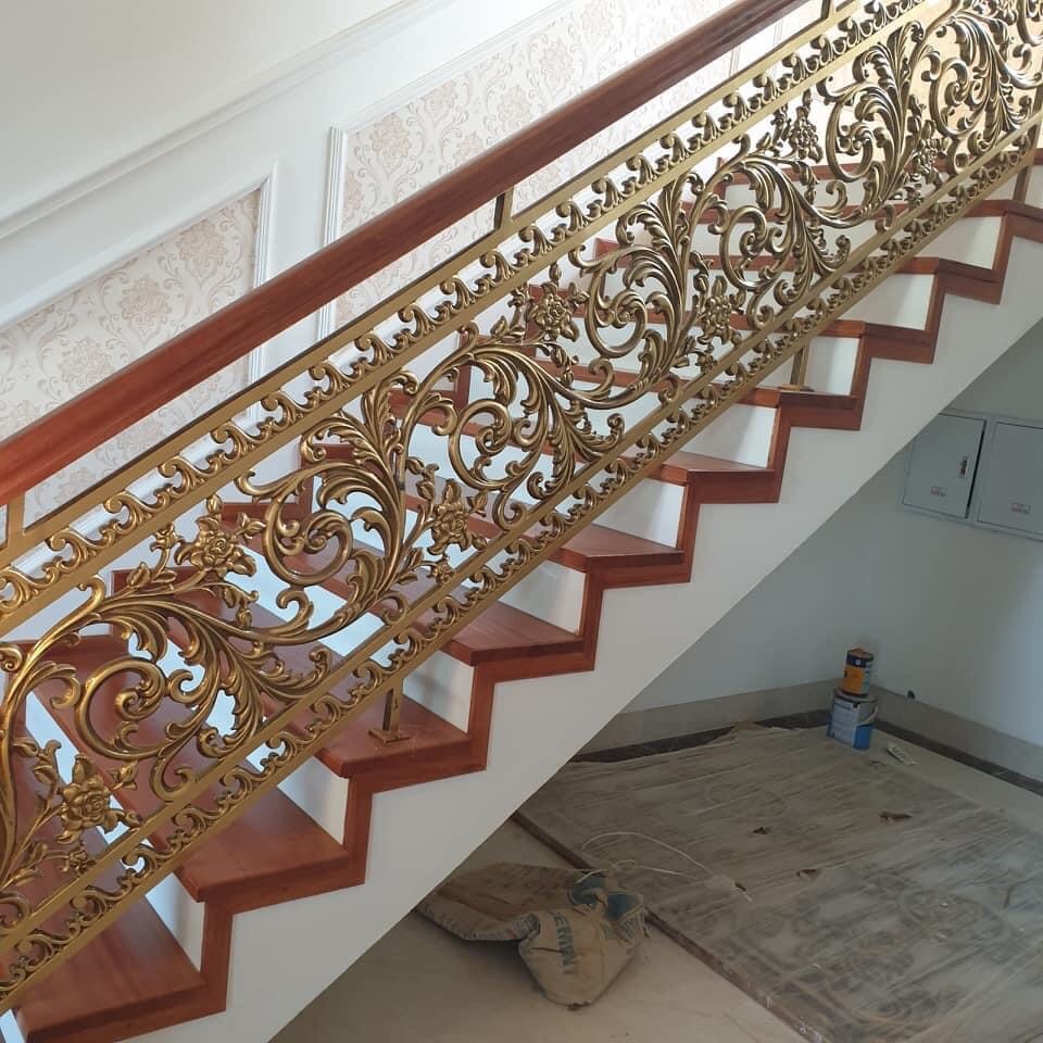 tay vịn cầu thang nhôm giả gỗ
